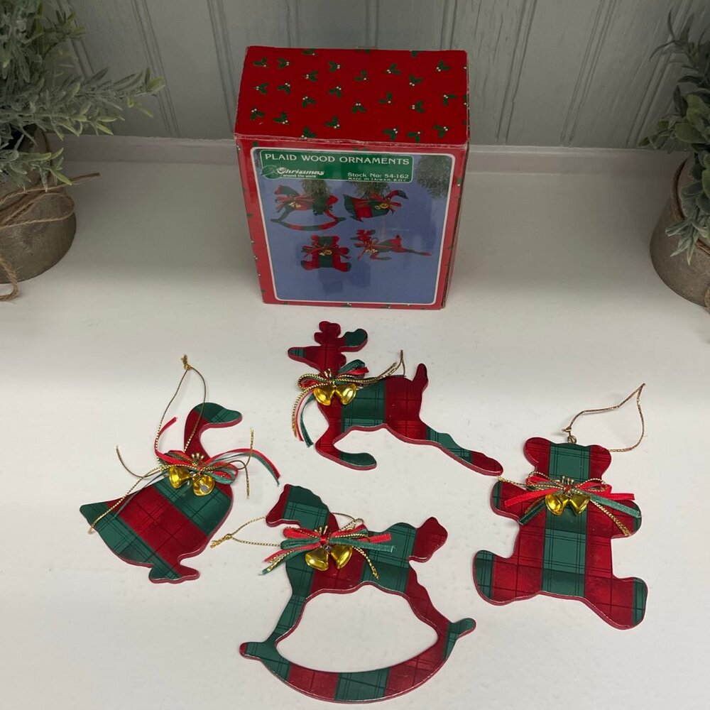 VINTAGE Christmas Around the World Lot of Four (4) Plaid Wood Ornaments & Box